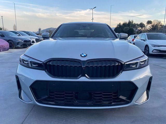 Usata BMW 320 M Sport 184 CV (135 kW) 2025 Grigio pastello Berlina