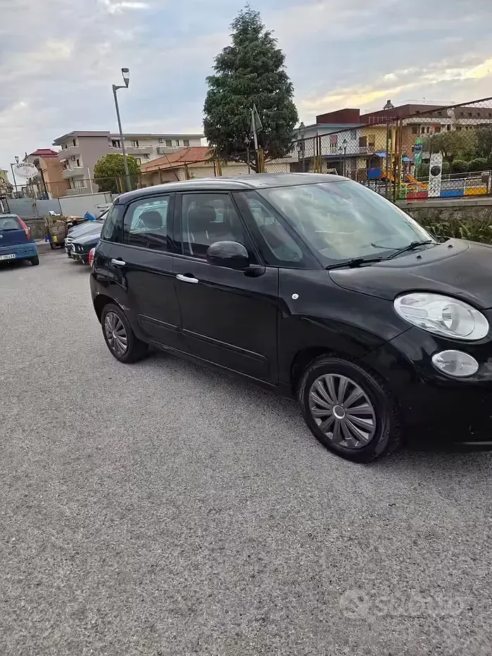 Usata Fiat 500L Living 105 CV (77 kW) 2014 Nero Monovolume