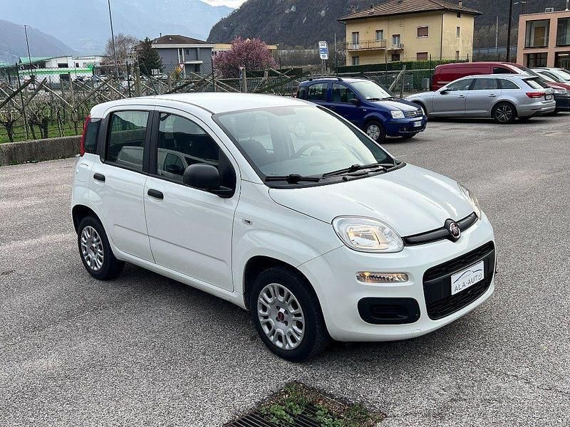 Usata Fiat Panda Connect 69 CV (50 kW) 2019 Bianco Utilitaria