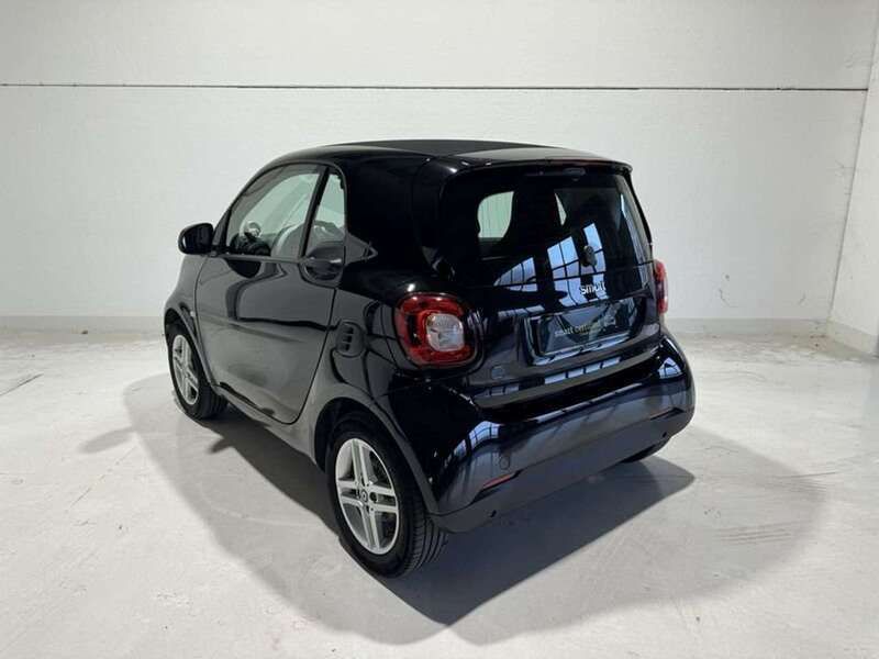 Usata Smart ForTwo Electric Drive Pure 41 kW (56 CV) 2021 Nero Berlina