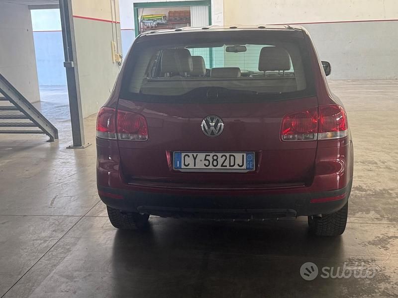 Usata VW Touareg 224 CV (164 kW) 2006 Rosso SUV
