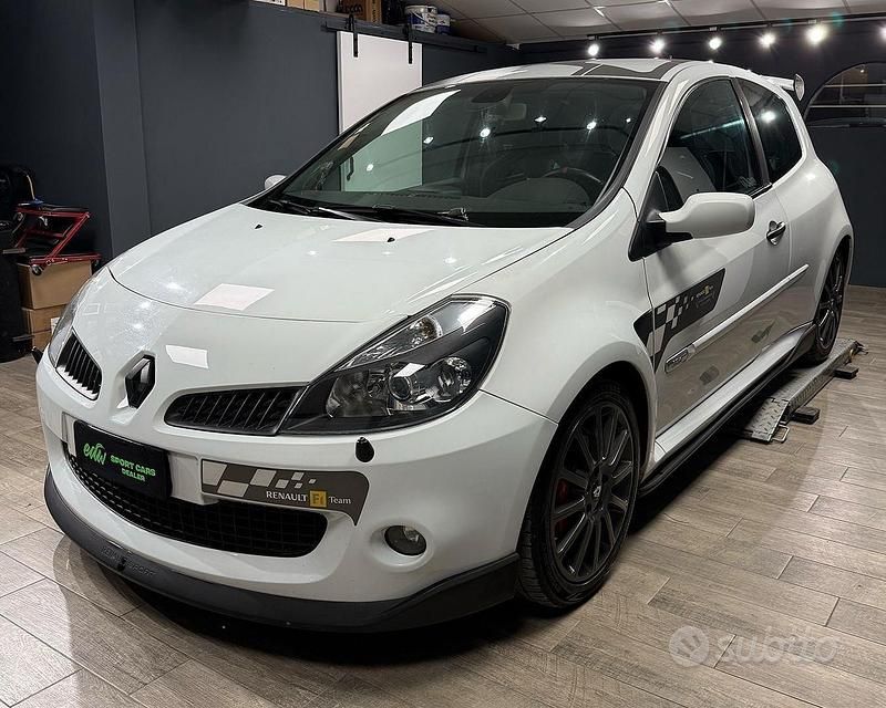 Usata Renault Clio II R.S. 200 CV (147 kW) 2008 Bianco Berlina