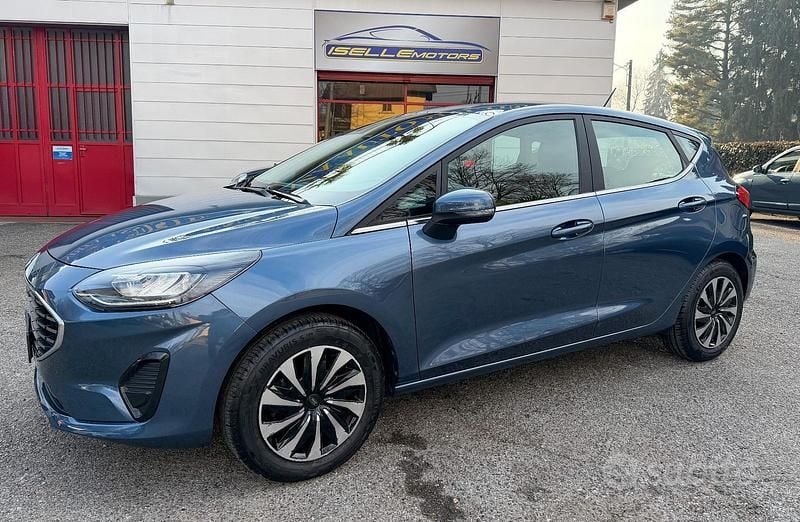 Usata Ford Fiesta 75 CV (55 kW) 2023 Grigio Berlina