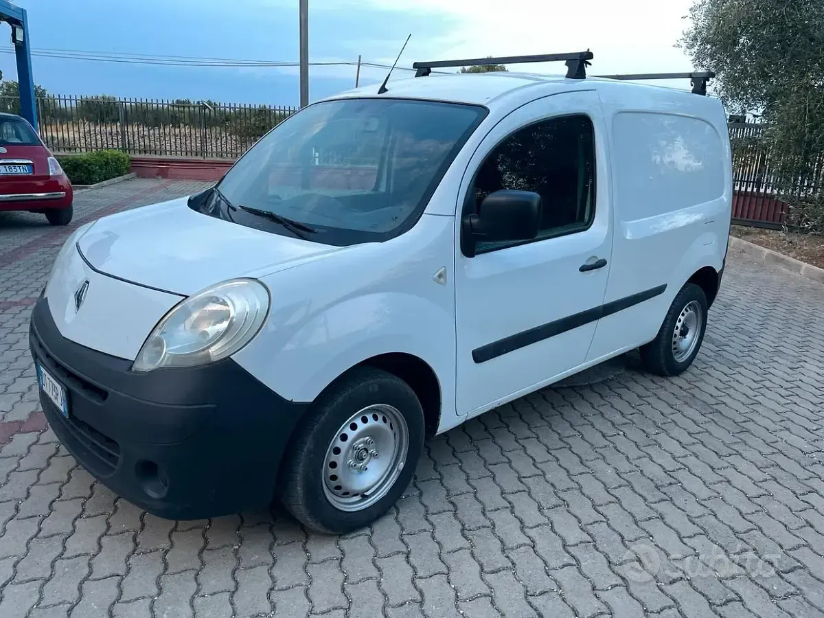 Usata Renault Kangoo 85 CV (62 kW) 2009 Bianco Monovolume