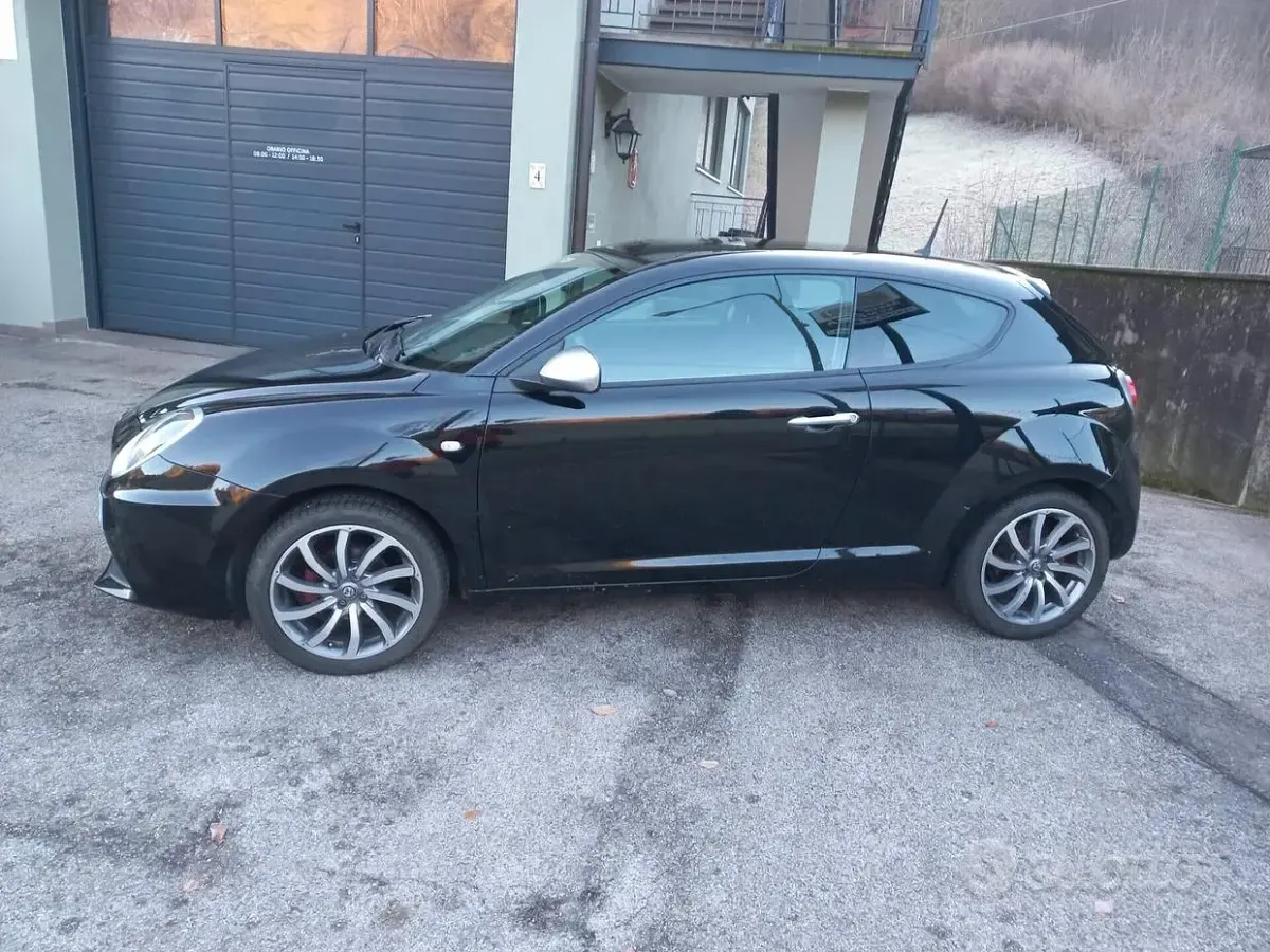 Usata Alfa Romeo MiTo Super 77 CV (56 kW) 2018 Nero Utilitaria
