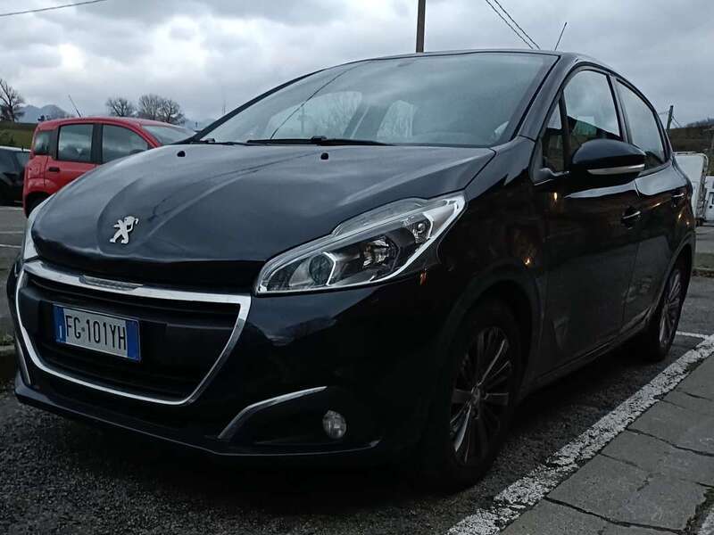 Usato 2017 Peugeot 208 1.6 Diesel 75 CV (7.900 €)