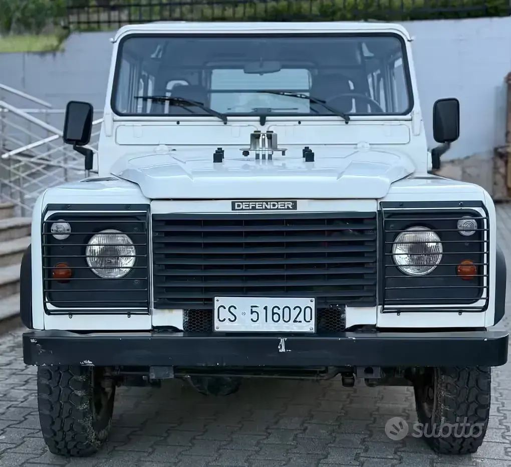 Usata Land Rover Defender 109 CV (80 kW) 1992 Bianco SUV