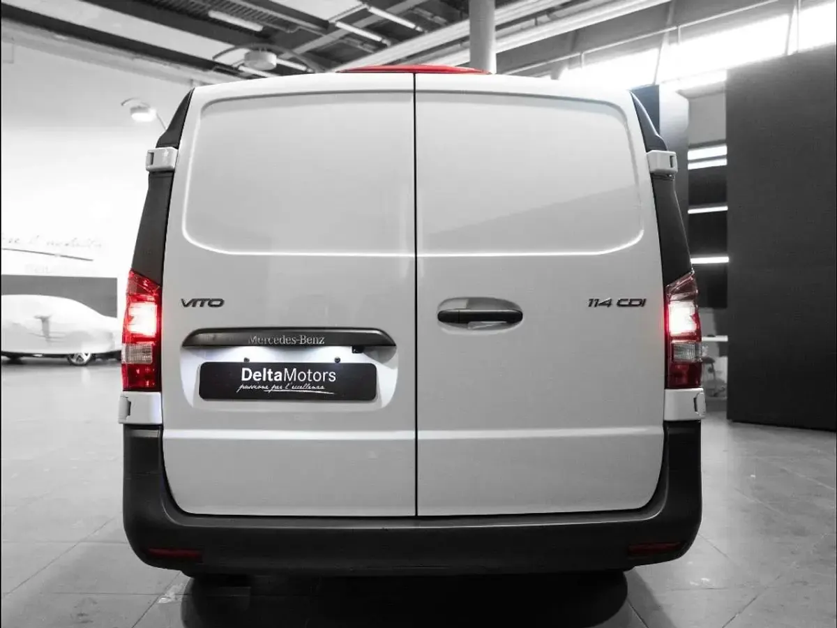 Nuova Mercedes Vito 136 CV (100 kW) 2026 Bianco artico Furgone