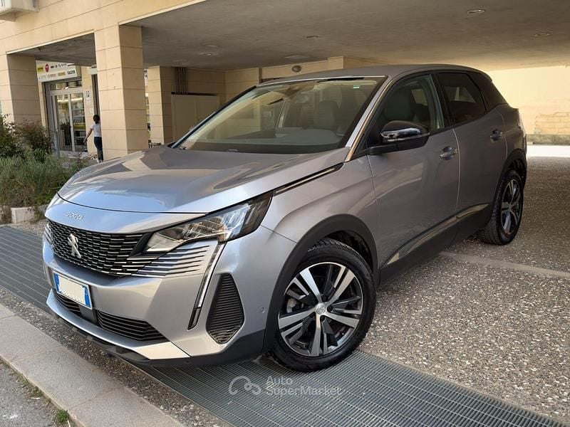 Grigio Usata 2022 Peugeot 3008 Allure SUV | 19.900 € (Buon prezzo) - Immagine 1/4