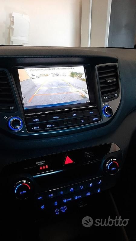 Blu Usata 2018 Hyundai Tucson SUV | 17.000 € (Buon prezzo) - Immagine 1/4