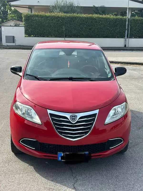 Usata Lancia Ypsilon Gold 86 CV (63 kW) 2013 Utilitaria