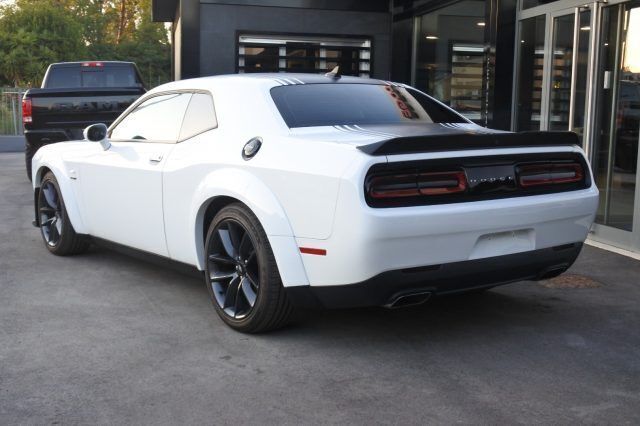 Usata Dodge Challenger 373 CV (274 kW) 2019 Biancowhite knucklerosso Coupé