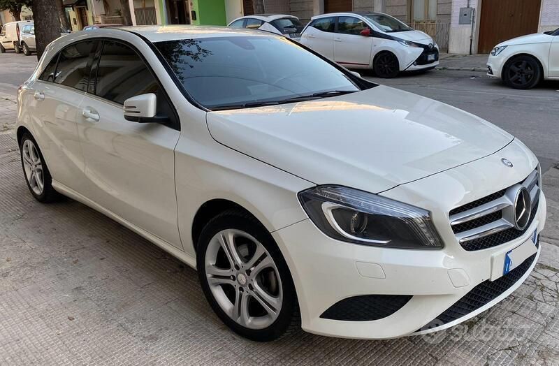Usata Mercedes A180 109 CV (80 kW) 2015 Bianco Utilitaria