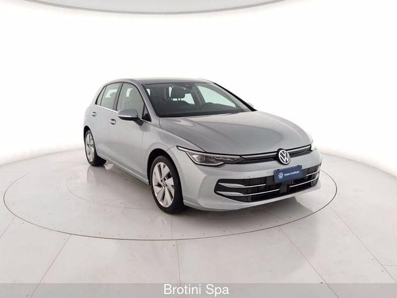 Usata VW Golf VIII Style 150 CV (110 kW) 2025 Grigio metallizzato Utilitaria