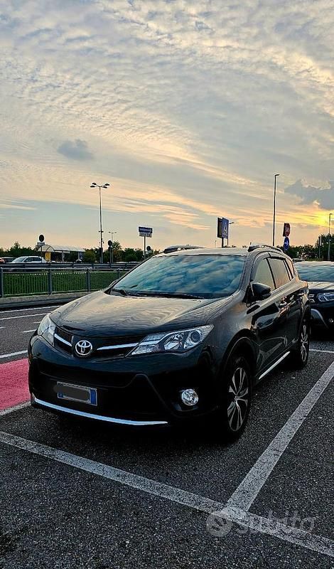 Usata Toyota RAV4 2015 Marrone SUV