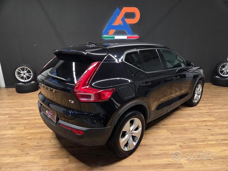 Usata Volvo XC40 Business Edition 163 CV (119 kW) 2019 Nero SUV