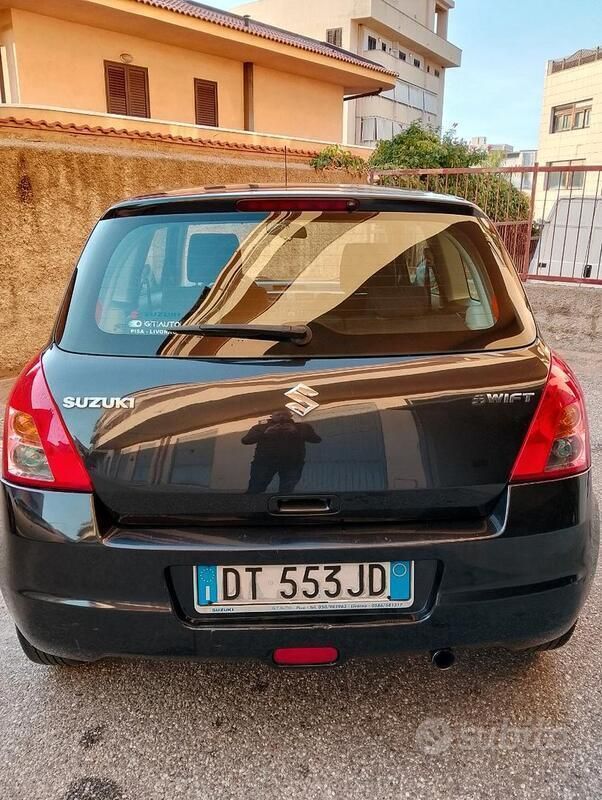 Usata 2009 Suzuki Swift Due volumi | 3500 € (Buon prezzo) - Immagine 1/4