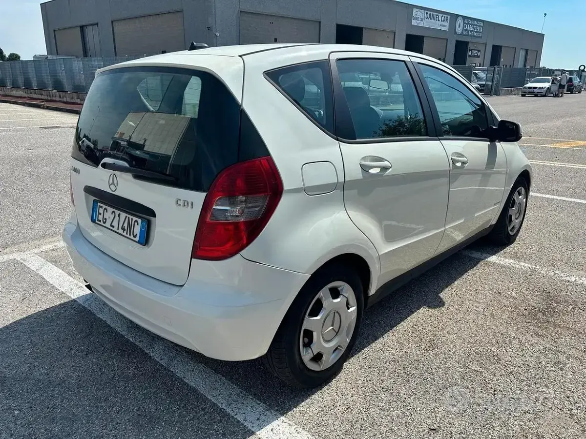 Usata Mercedes A160 Style 82 CV (60 kW) 2011 Bianco Berlina