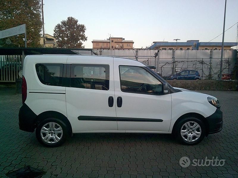 Usata Fiat Doblò S 95 CV (69 kW) 2020 Bianco Monovolume