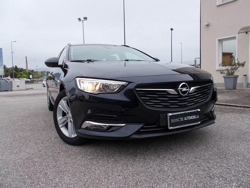 Usata Opel Insignia Business 170 CV (125 kW) 2018 Blu notte / metallizzato Station wagon