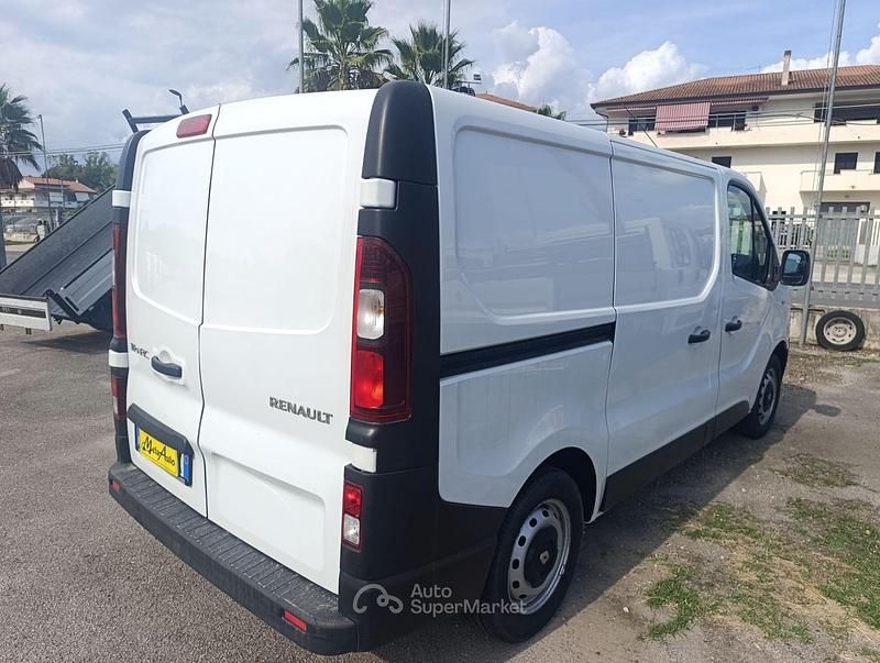 Begagnad Renault Trafic 121 HK (88 kW) 2018 Vit Minibuss