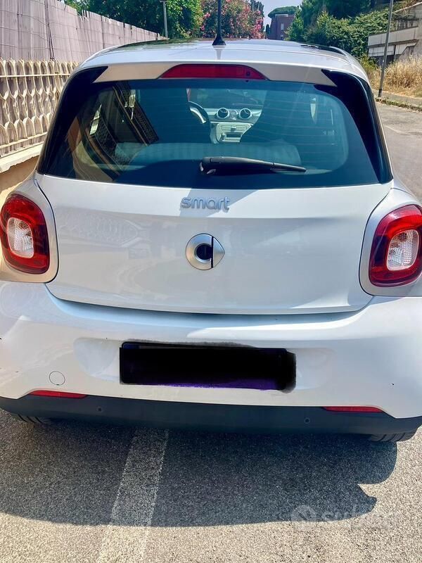 Bianco Usata 2017 Smart ForFour Due volumi | 8000 € (Ottimo prezzo) - Immagine 1/4