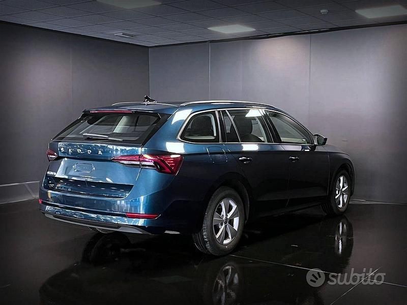 Usata Skoda Octavia Executive 116 CV (85 kW) 2023 Blu Station wagon