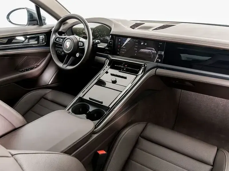 Usata Porsche Panamera 354 CV (260 kW) 2025 Verde Utilitaria