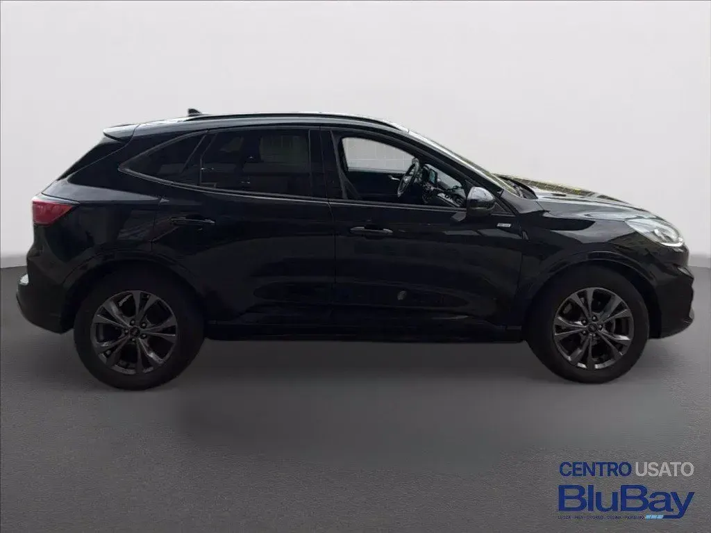 Usata Ford Kuga ST-Line 150 CV (110 kW) 2023 Grigio SUV