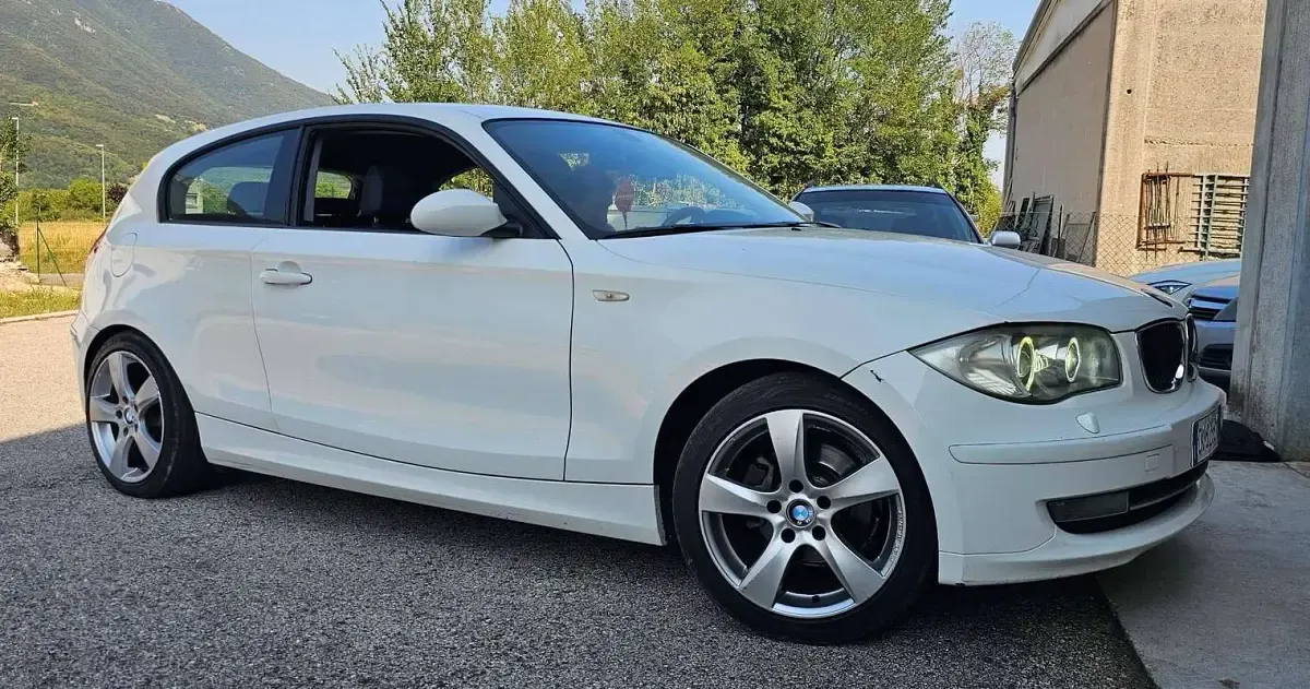 Usata BMW 118 143 CV (105 kW) 2007 Bianco Utilitaria