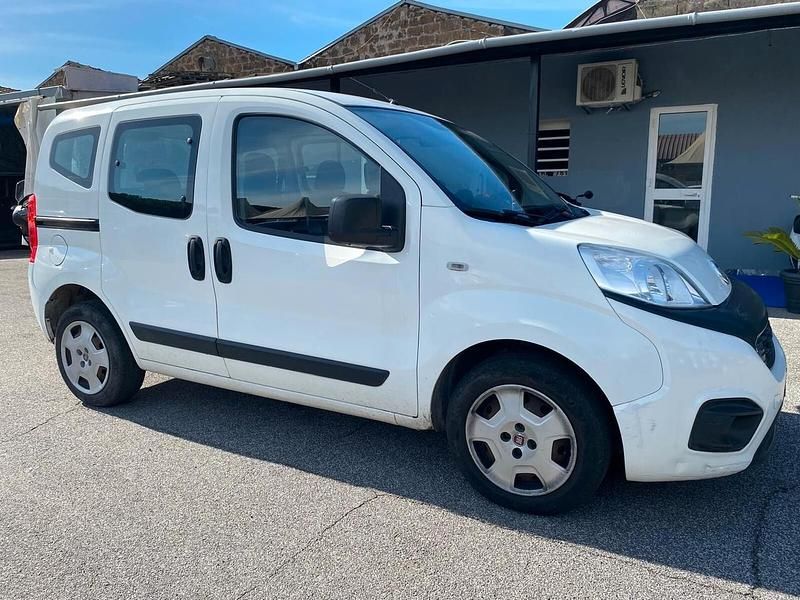 Usata Fiat Qubo Lounge 95 CV (69 kW) 2019 Bianco Monovolume