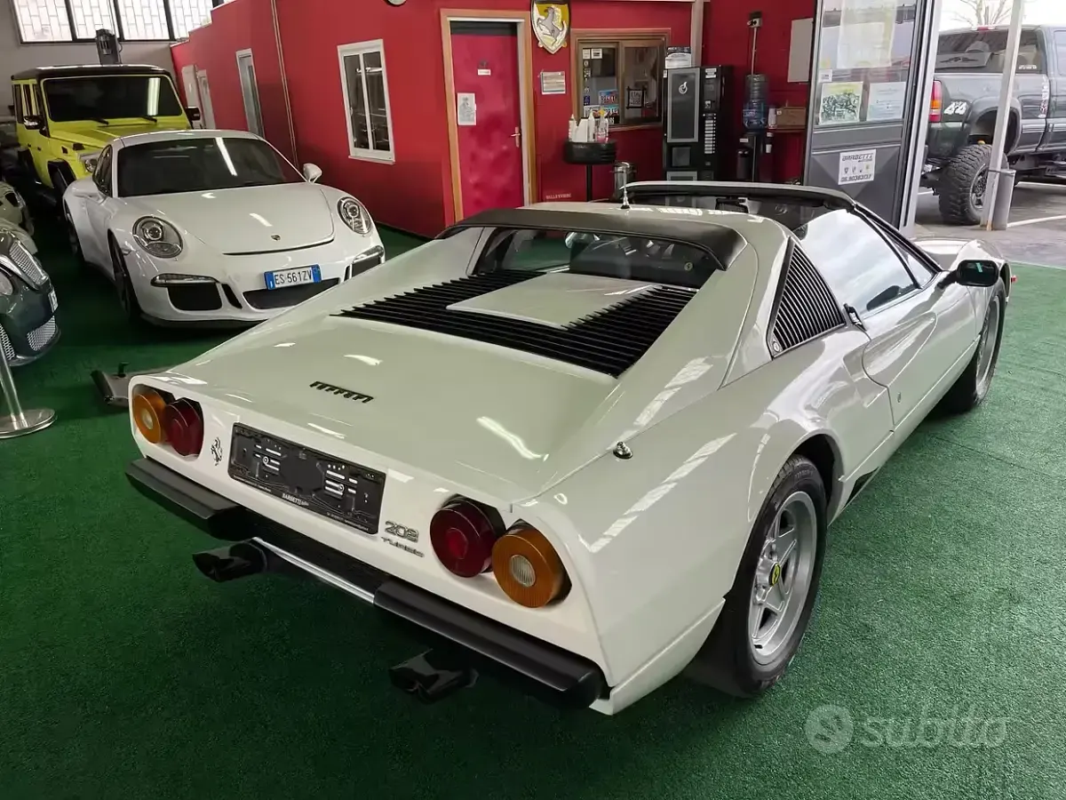 Usata Ferrari 208 220 CV (161 kW) 1984 Blu Coupé