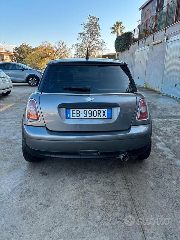 Begagnad Mini ONE 75 HK (55 kW) 2010 Grå Halvkombi