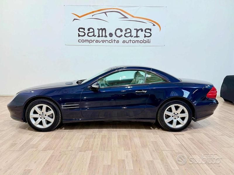 Usata Mercedes SL500 306 CV (225 kW) 2002 Blu Cabrio