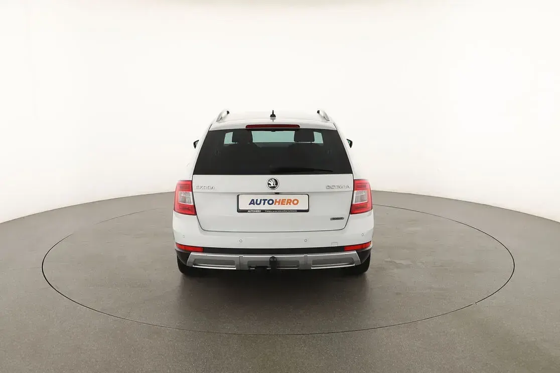 Usata Skoda Octavia Scout 4x4 185 CV (136 kW) 2016 Bianco Station wagon