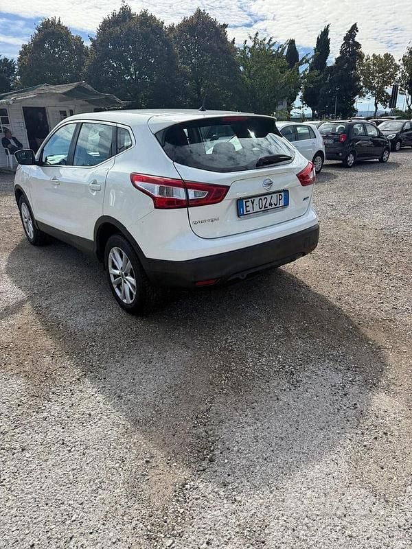 Usata Nissan Qashqai 110 CV (80 kW) 2015 Beige SUV