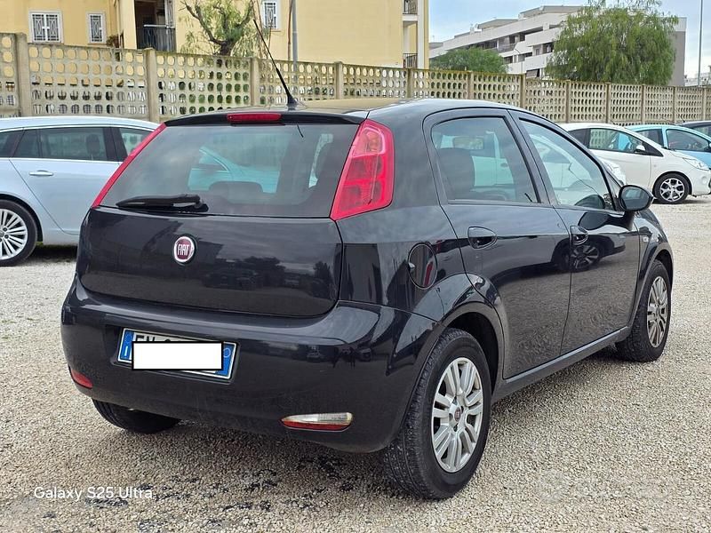 Usata Fiat Punto Street 95 CV (69 kW) 2018 Nero Berlina