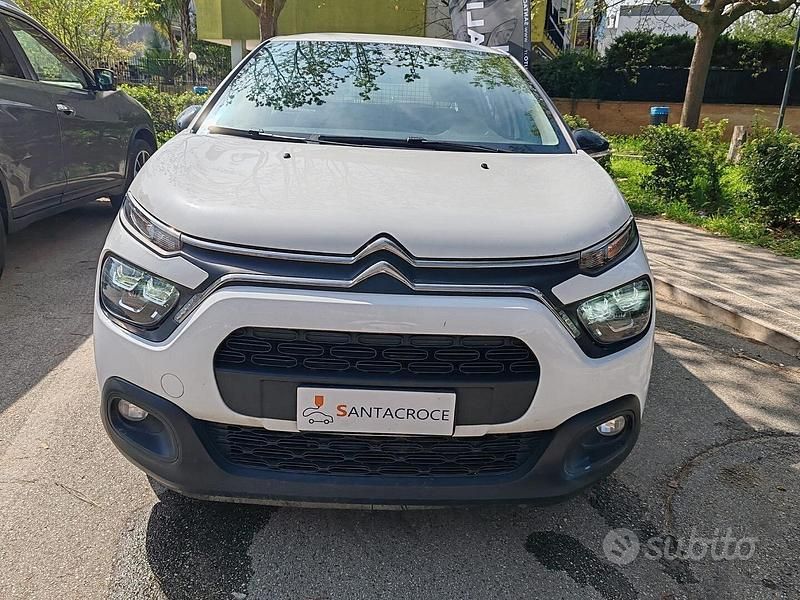 Używany Citroën C3 Feel 100 KM (73 kW) 2021 Biały Hatchback