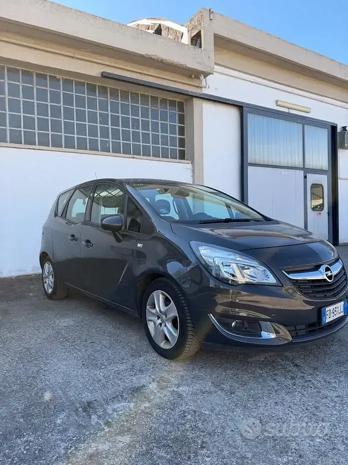 Usata Opel Meriva Cosmo 101 CV (74 kW) 2016 Marrone Monovolume