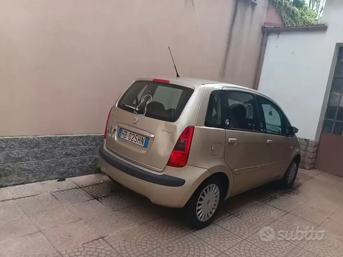 Usata Lancia Musa 90 CV (66 kW) 2007 Monovolume
