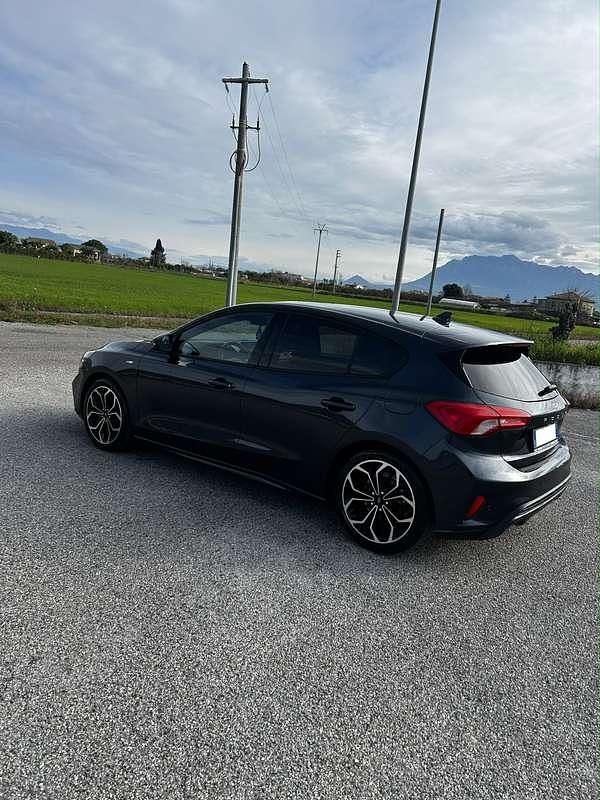 Usata Ford Focus ST-Line 120 CV (88 kW) 2020 Blu/azzurro Berlina
