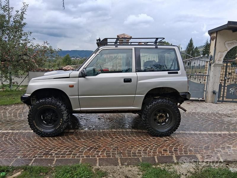 Grigio Usata 2004 Suzuki Vitara SUV | 7500 € (Molto cara) - Immagine 1/3