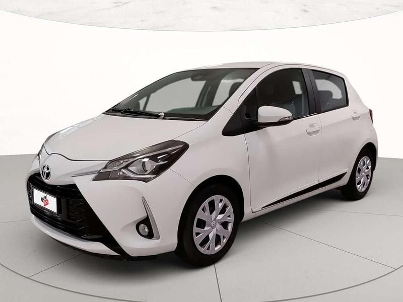 Usata Toyota Yaris Active 68 CV (50 kW) 2019 Bianco Berlina