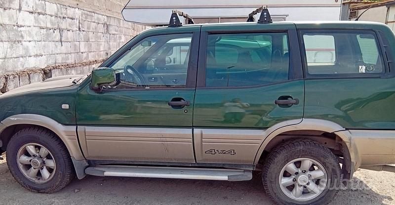 Usata Nissan Terrano 2000 Verde SUV