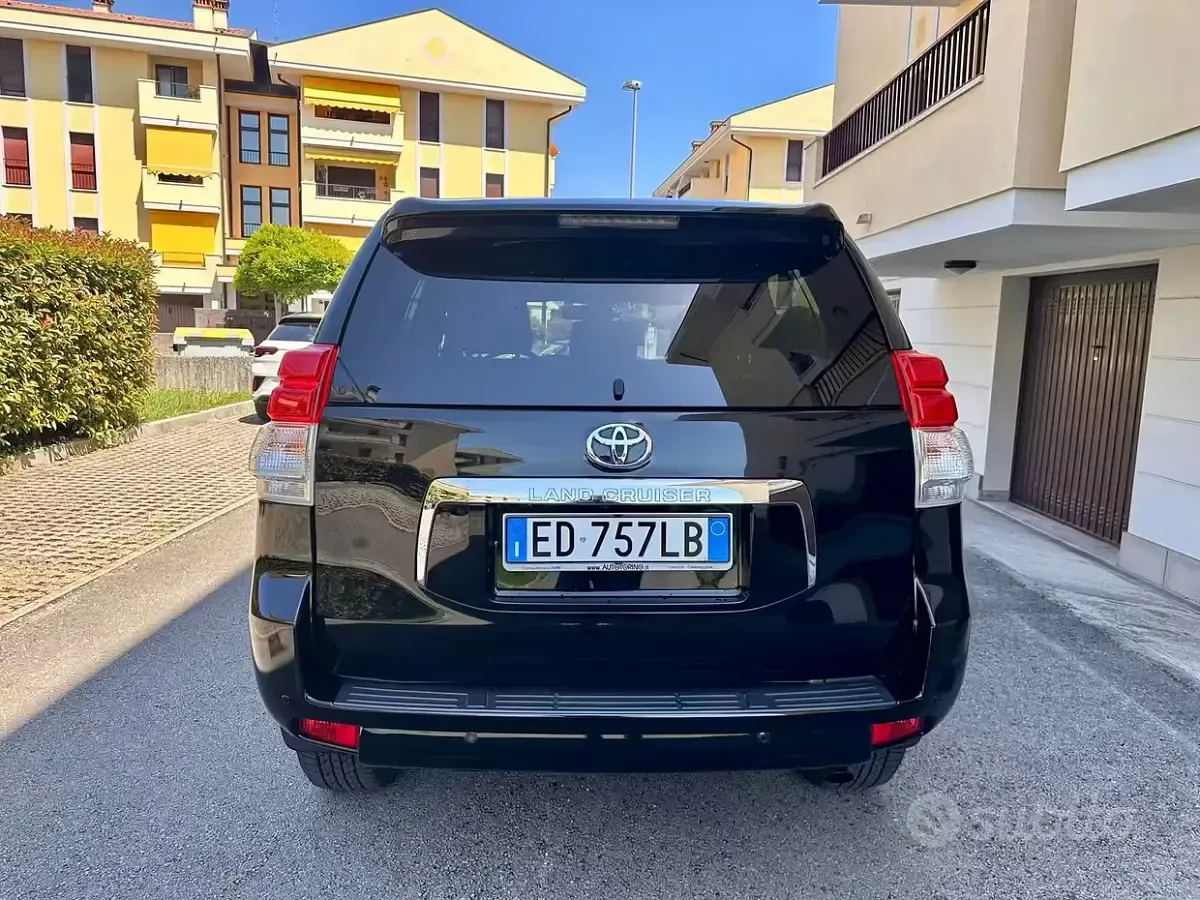 Usata Toyota Land Cruiser 190 CV (139 kW) 2010 Nero SUV