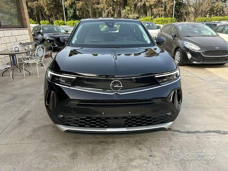 Usata Opel Mokka Elegance 110 CV (80 kW) 2022 Nero SUV