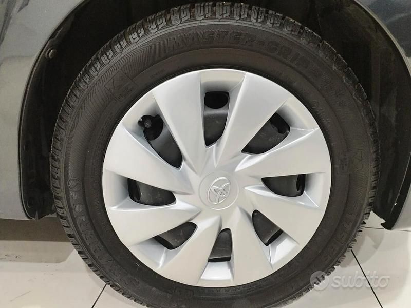 Usata Toyota Aygo Connect Style 68 CV (50 kW) 2013 Grigio Utilitaria