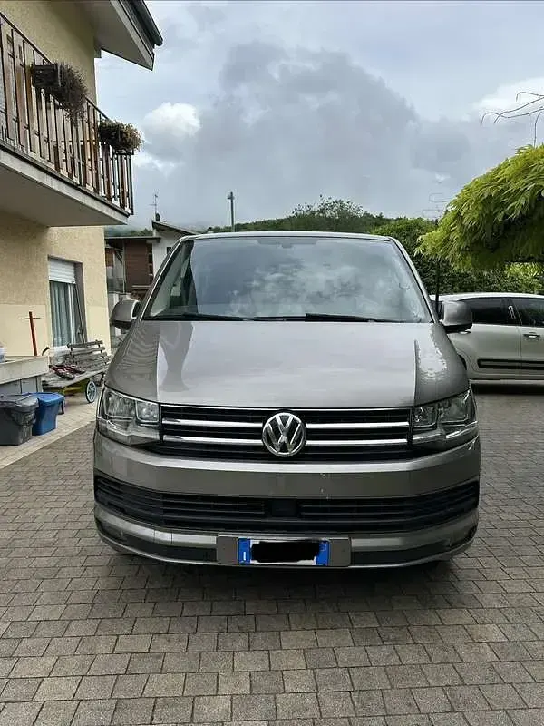 Usata VW T6 Comfortline 204 CV (150 kW) 2016 Marrone Furgone