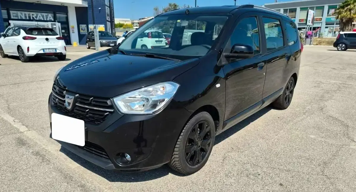 Usata Dacia Lodgy Ambiance 82 CV (60 kW) 2022 Monovolume