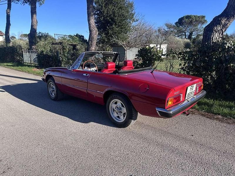 Usata Alfa Romeo Spider Veloce 114 CV (83 kW) 1970 Rosso Cabrio